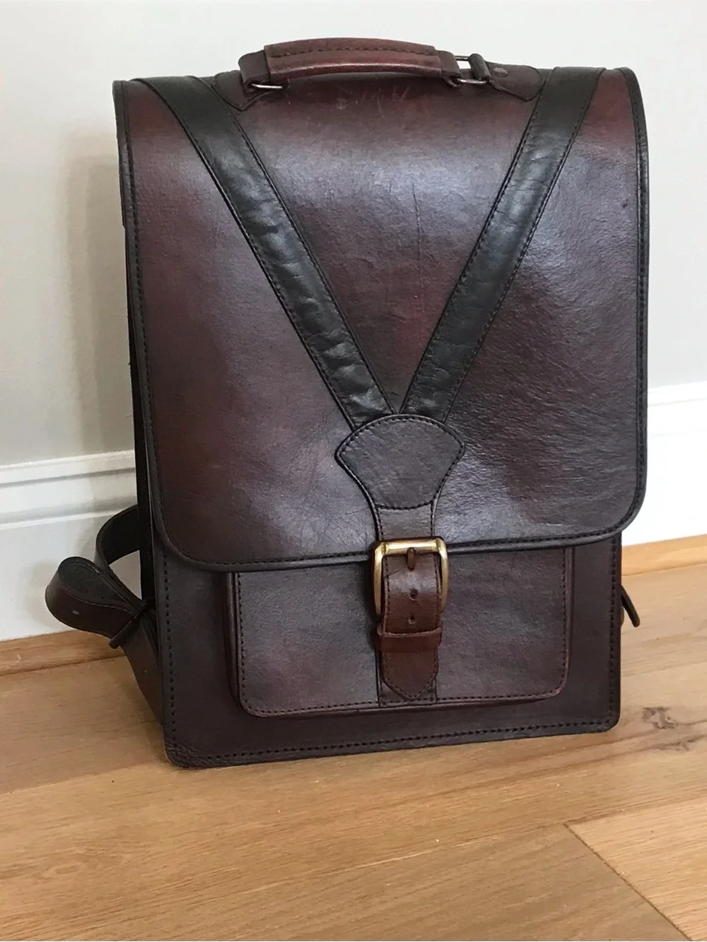 Stefano classic old-school leather backpack (medium)